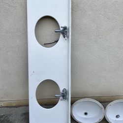 Free bathroom countertop and sinks