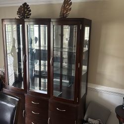 Elegant China Cabinet with Glass Shelving & Doors – Perfect for Your Dining Room! 