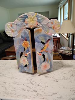 Decorative caninet