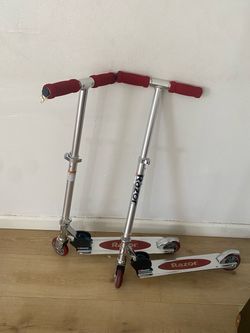 Razor Kick Scooters – Set of Two