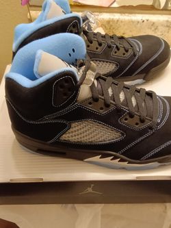 Jordan Black/University Blue" 5