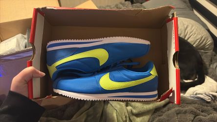 6 1/2 Nike Cortez BG