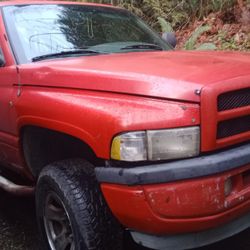 1998 Dodge Ram 1500 V8 Quad cab Shortbed