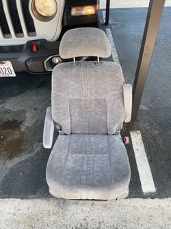 1(contact info removed) Toyota Sienna Middle Row Passenger Seat OEM