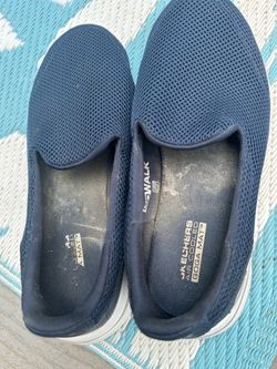 Women’s sketchers size 5/6