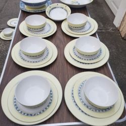 45 Pieces Dinnerware Set 