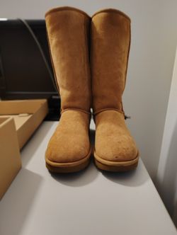 BRAND NEW UGGS