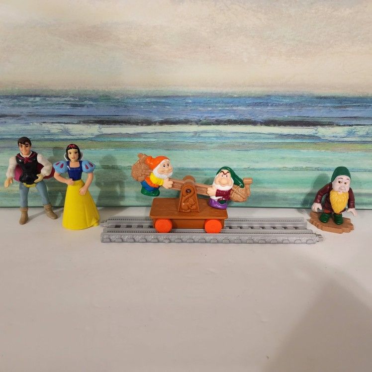 Snow White Figure Bundle