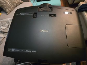 Epson Pro Cinema 6020UB Projector