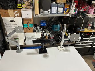 Monitor arms Humanscale