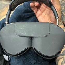 used airpods max model a2096