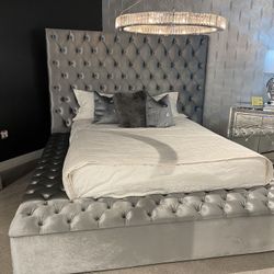 👑Queen Storage Bed Frame, 👉Furniture Sectional, Dining Table, Bunk Beds Avail 