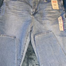 Women Levi’s Jeans 