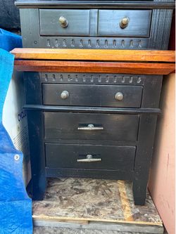 Black Night Stands