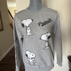 Ladies pull over size medium