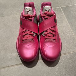 Kevin Durant “Aunt Pearls” Size: 9.5