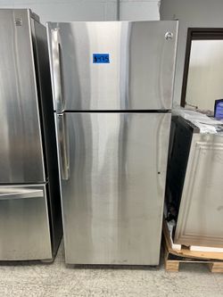 GE 30inch. Top & Bottom Refrigerator