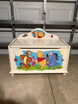 Winnie the Pooh toy box