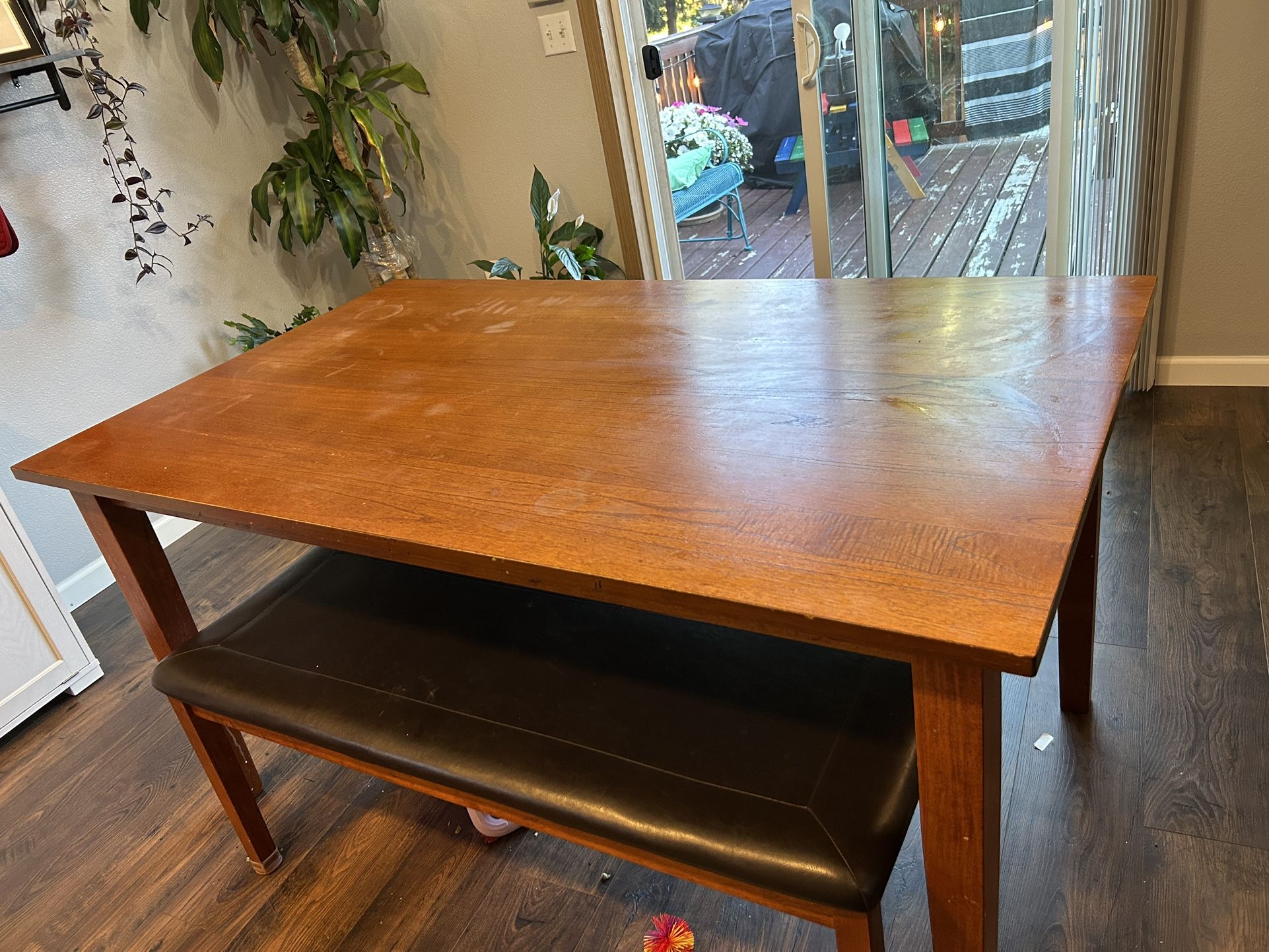 Dining Table w/ 4 Chairs And A Bench