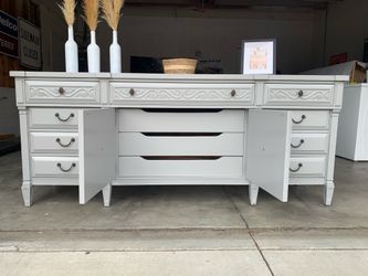 Dresser