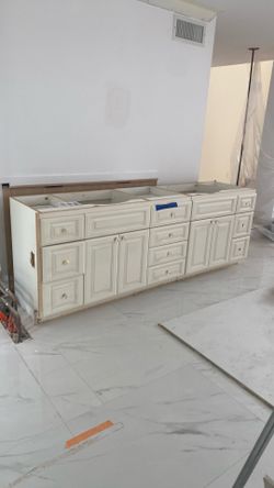 Large vanity