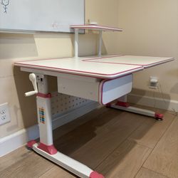 Children’s Adjustable Study Desk and Chair Set – Great Condition