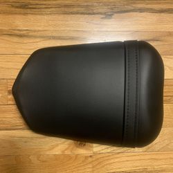 passenger seat for 06 R1