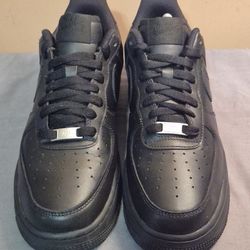 Nike Air Force 1 Low " Triple Black" - Mn(Sz 9)