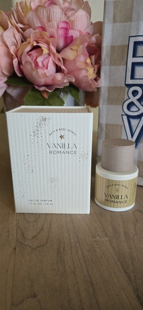 Bath & Bodyworks VANILLA ROMANCE PERFUME