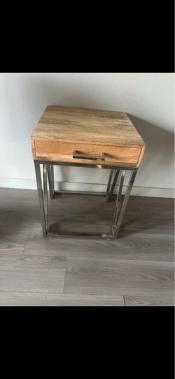 Modern Wood & Metal Nightstand / Side Table with Drawer – Excellent Condition