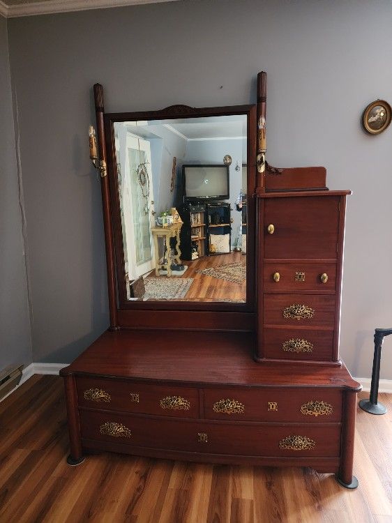 Gentleman's dresser - Nelson, Matter & Co.