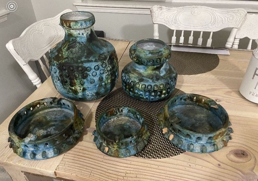 Raymor Sea Garden 5 piece set designed by Alvino Bagni for Raymor, an Italian art pottery company Condition is great although there is some broken pie