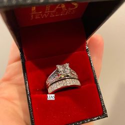 New 18k White Gold Wedding Ring Set 