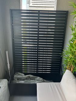 Outdoor Privacy Screen with Planter Box