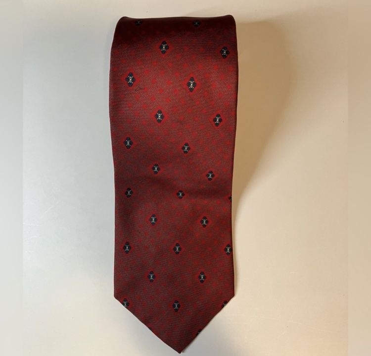 Vtg Cotswold Collection by J. S. Blank Red Abstract Pattern Silk Tie 3 1/4 x 58