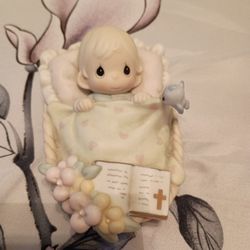 Precious Moments Baby Figurine with Book & Flowers Godchild Close To My Heart ❤️
