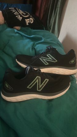 Men’s shoes size 10 1/2..