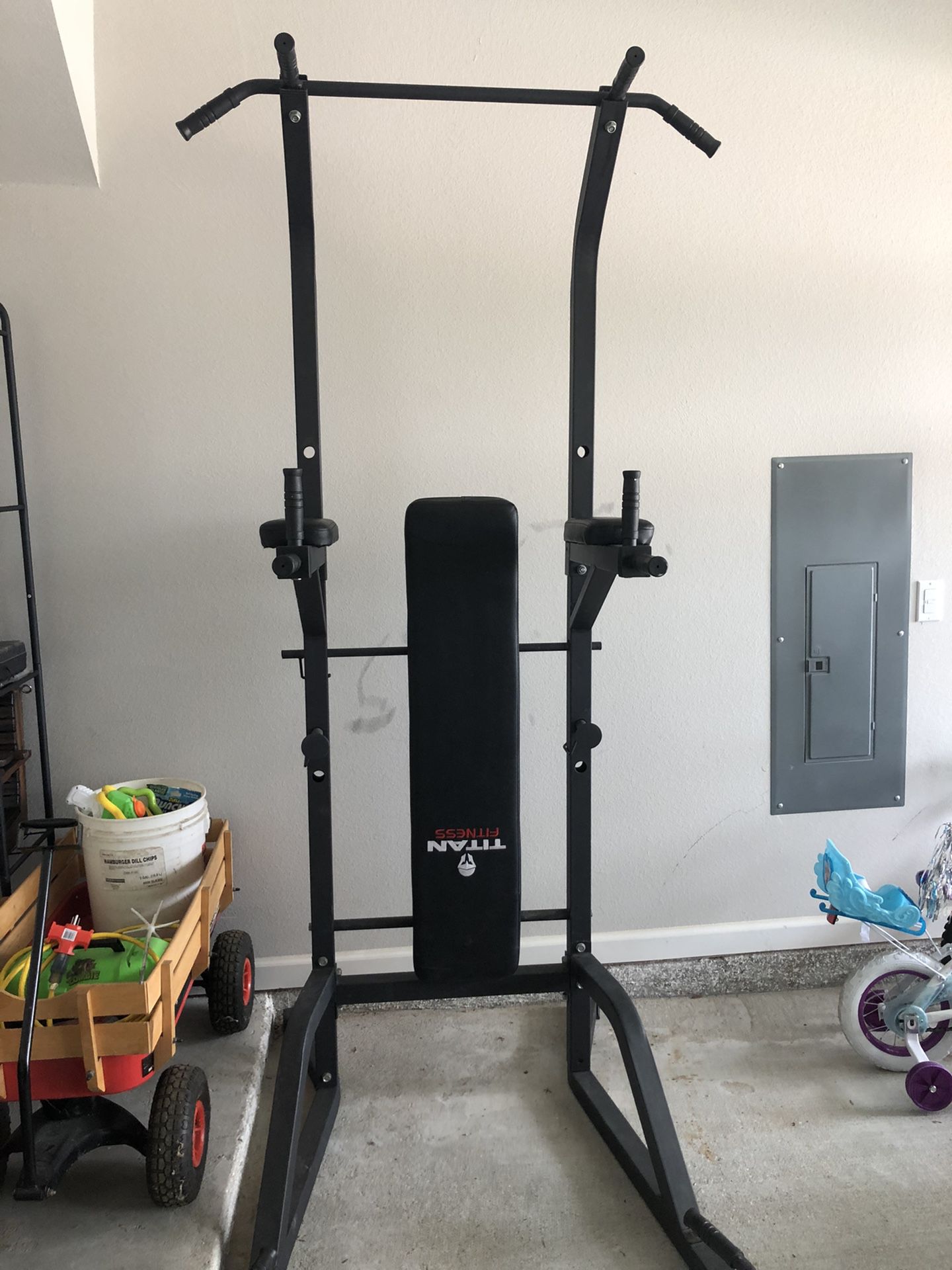 Titan Fitness Pull Up / Dip Workout Station