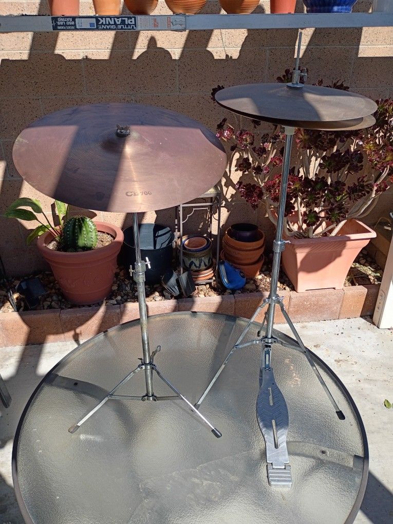 Crash Cymbal (18" CB 700) Plus 14" Hi-hats With Stands