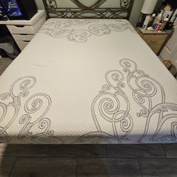 Queen Serta Mattress 