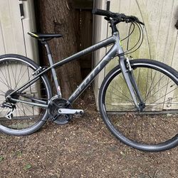 Scott Small Hybrid Bike 