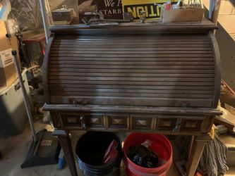 Roll top desk