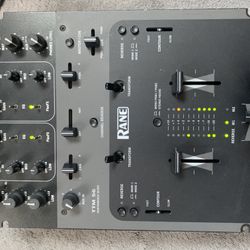 Rane TTM 56 2-Channel DJ Scratch Mixer *READ DESCRIPION*