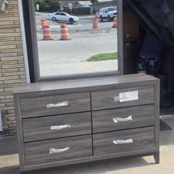 DRESSER WITH MIRROR 