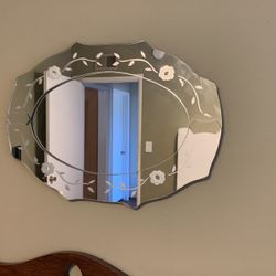Beautiful Etched Oval Scalloped Mirror 