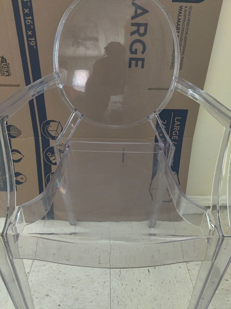 Clear Acrylic Arm Chair
