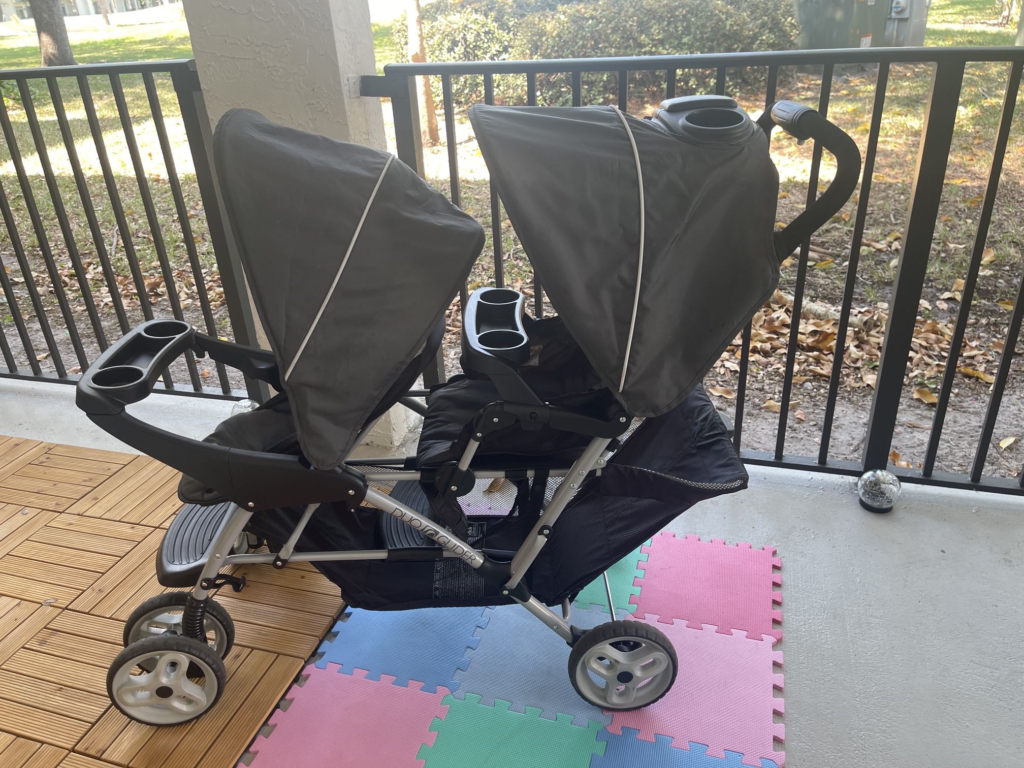 Graco DuoGlider Double Stroller Lightweight With Tandem Seating, Glacier.
