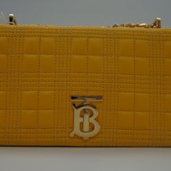 BURBERRY PURSE (‼️ASK FOR KASSY‼️)