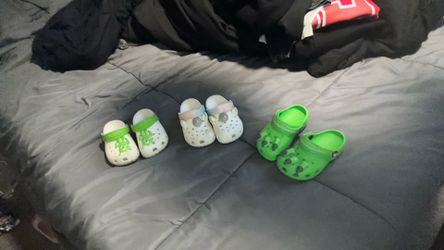crocs