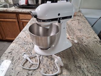 KitchenAid classic Plus mixer like new works perfect $89 no less